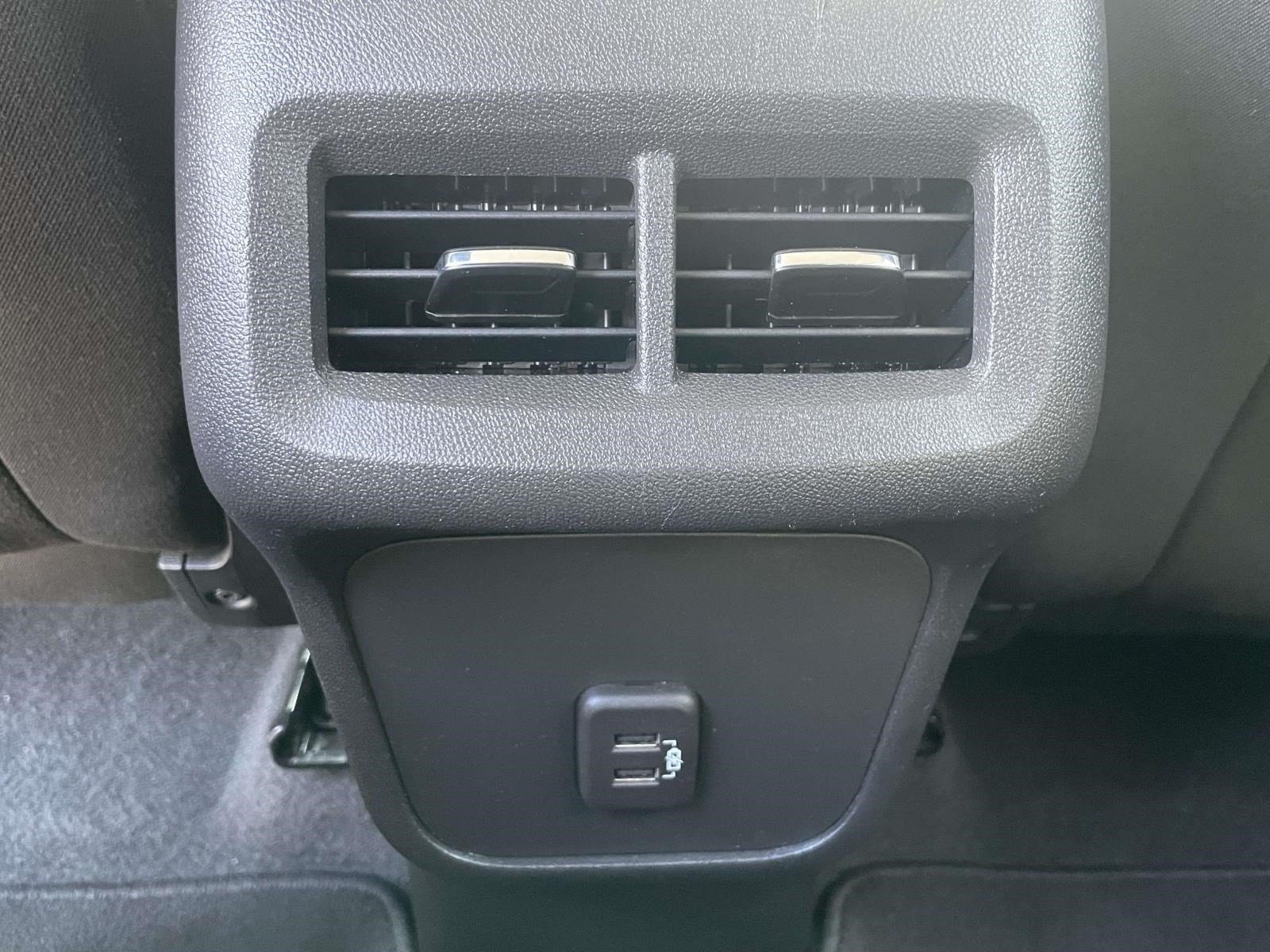 Used 2023 Chevrolet Equinox LT FWD image 12