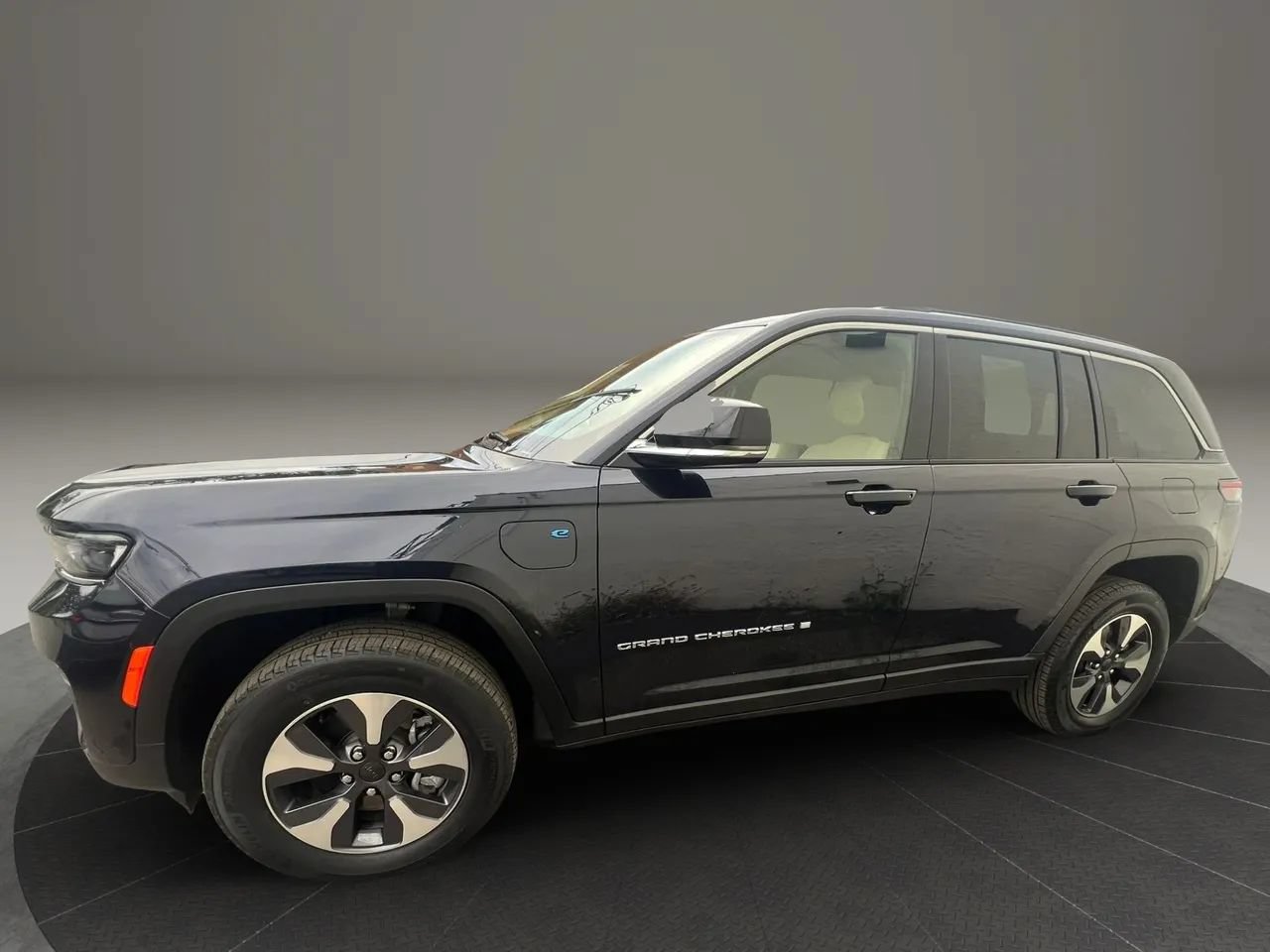 Used 2022 Jeep Grand Cherokee Limited 4xe AWD/4WD image 8