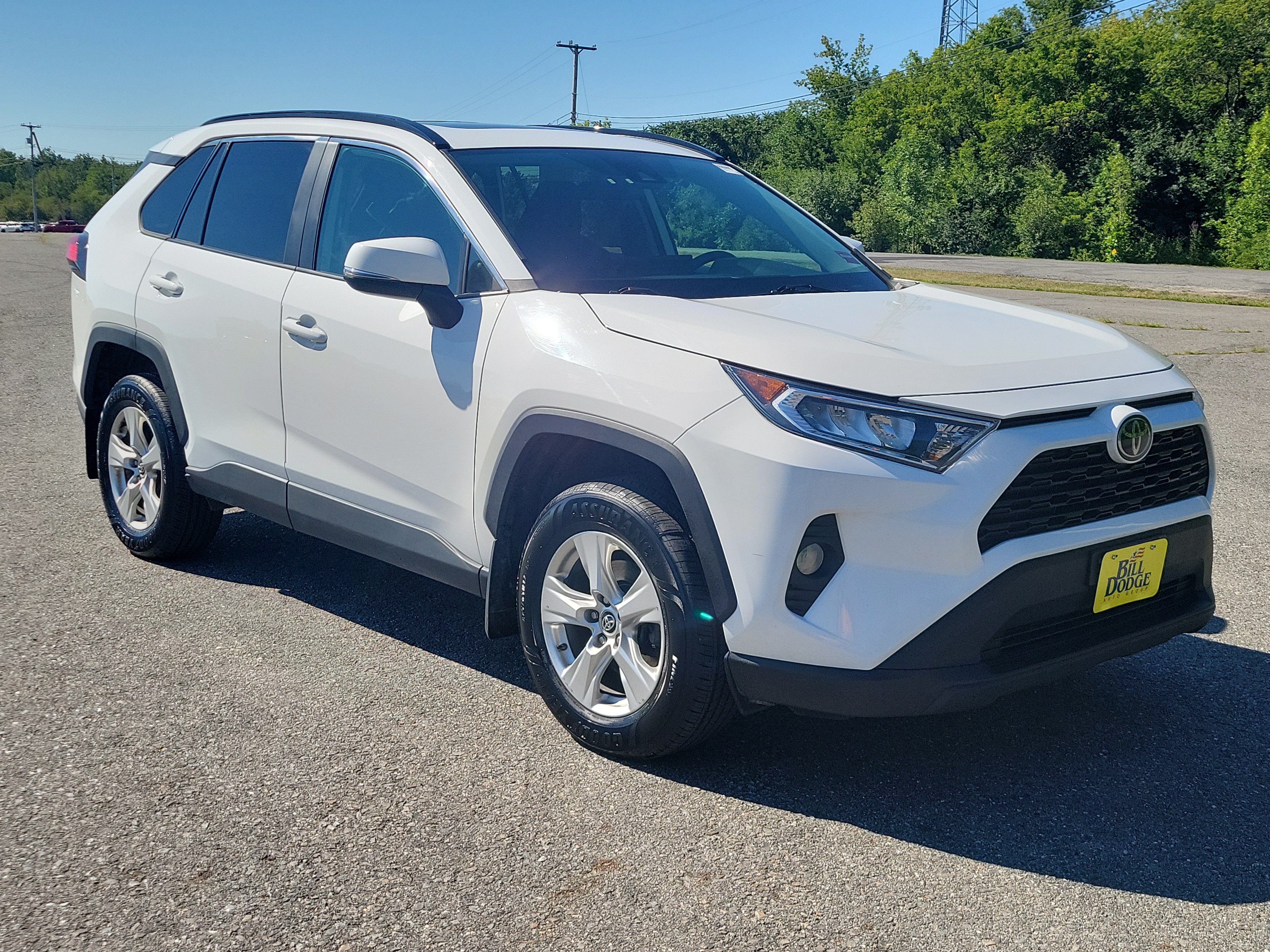 Used 2020 Toyota RAV4 XLE w/ Convenience Package AWD/4WD image 3