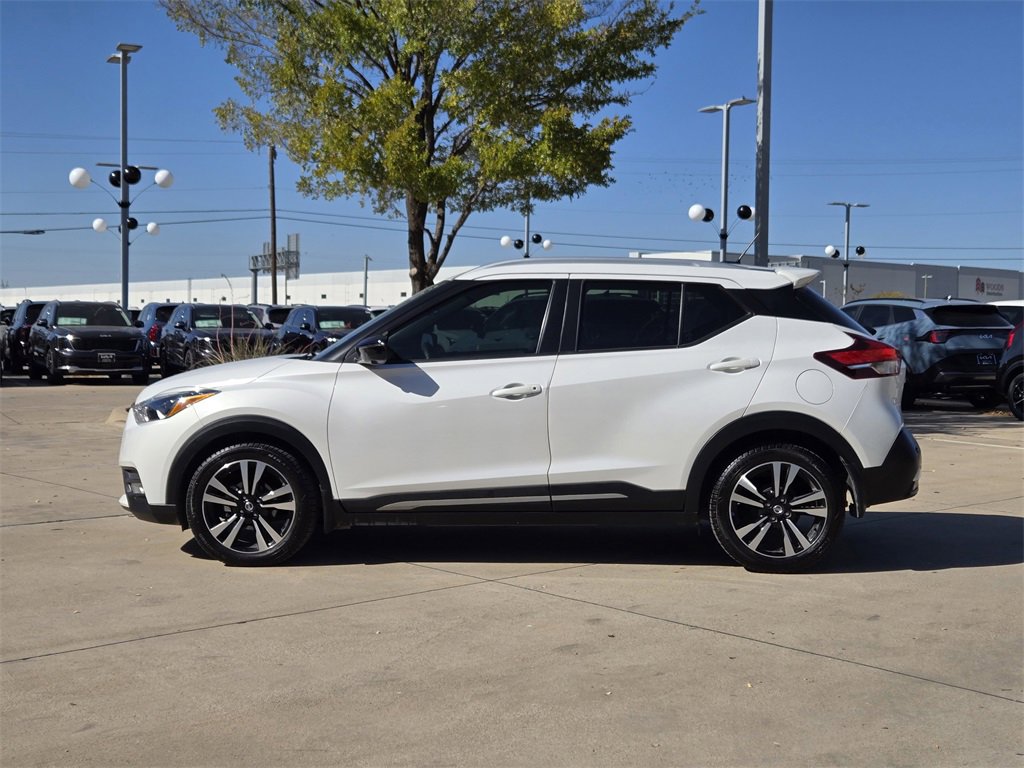 Used 2020 Nissan Kicks SR w/ SR Premium Package image 12