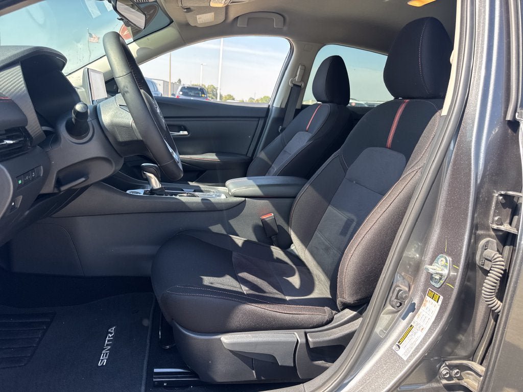 Used 2025 Nissan Sentra SR FWD image 16