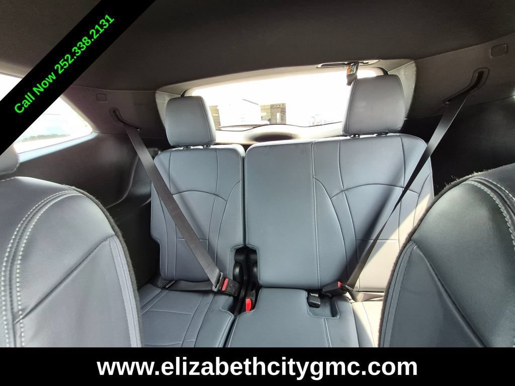 Used 2023 Buick Enclave Essence w/ Sport Touring Edition FWD image 22