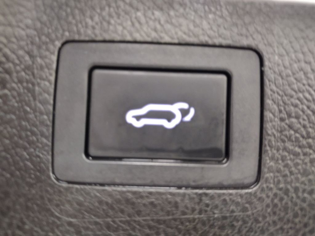 Used 2018 Hyundai Santa Fe Sport w/ 2.0T Ultimate Tech Package 05 FWD image 20