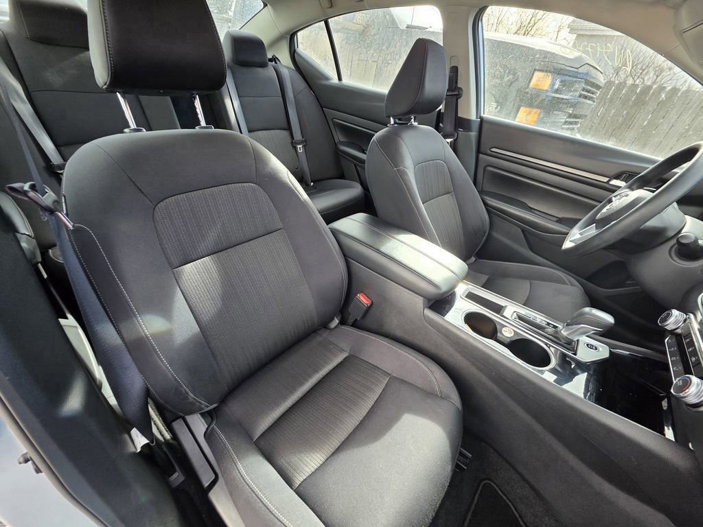 Used 2024 Nissan Altima 2.5 SV image 8