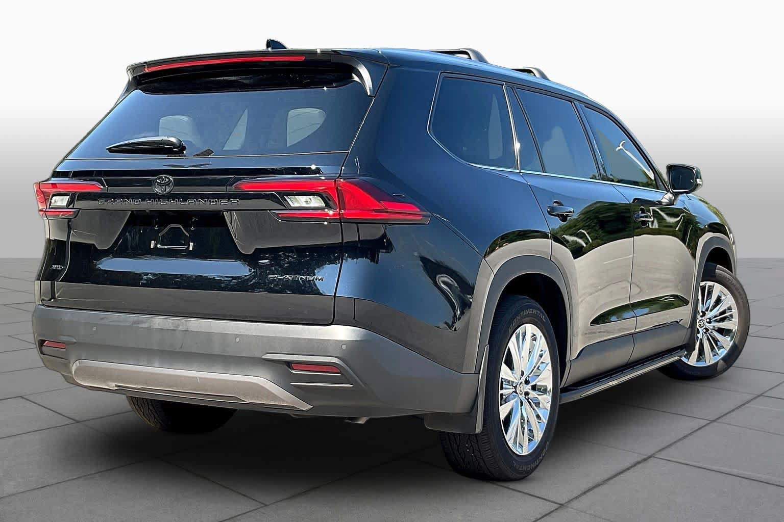 Used 2025 Toyota Grand Highlander AWD image 13