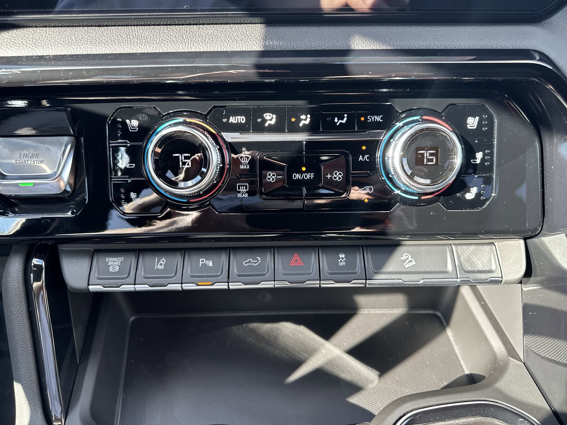 New 2026 GMC Sierra 2500 AT4 AWD/4WD image 17