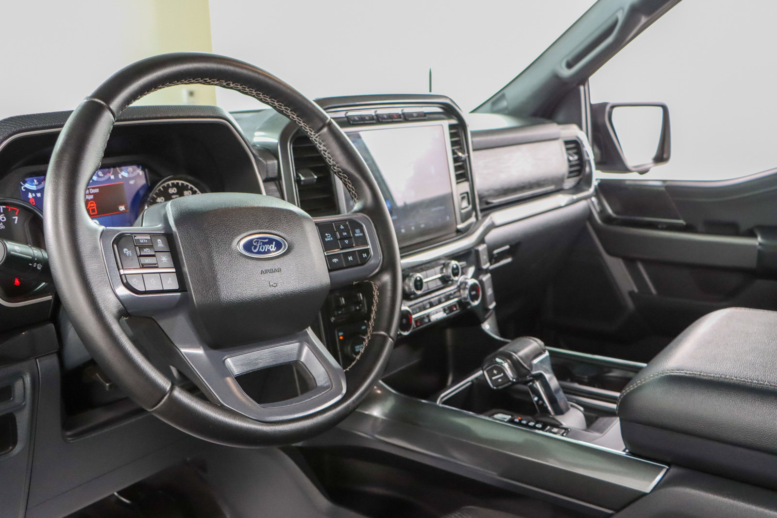 Used 2023 Ford F150 XLT w/ Equipment Group 302A High image 24