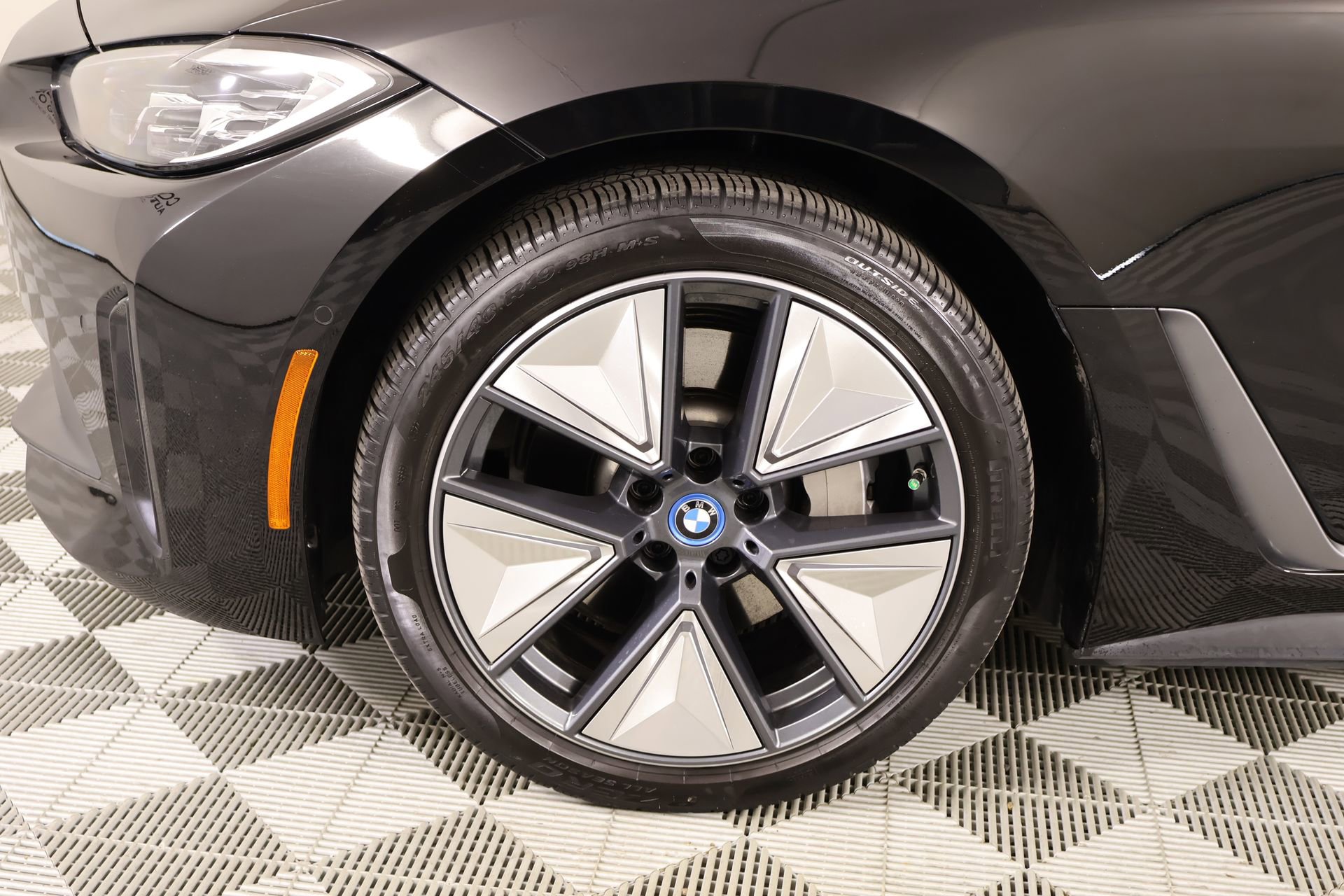 Used 2023 BMW i4 eDrive35 w/ Premium Package image 19