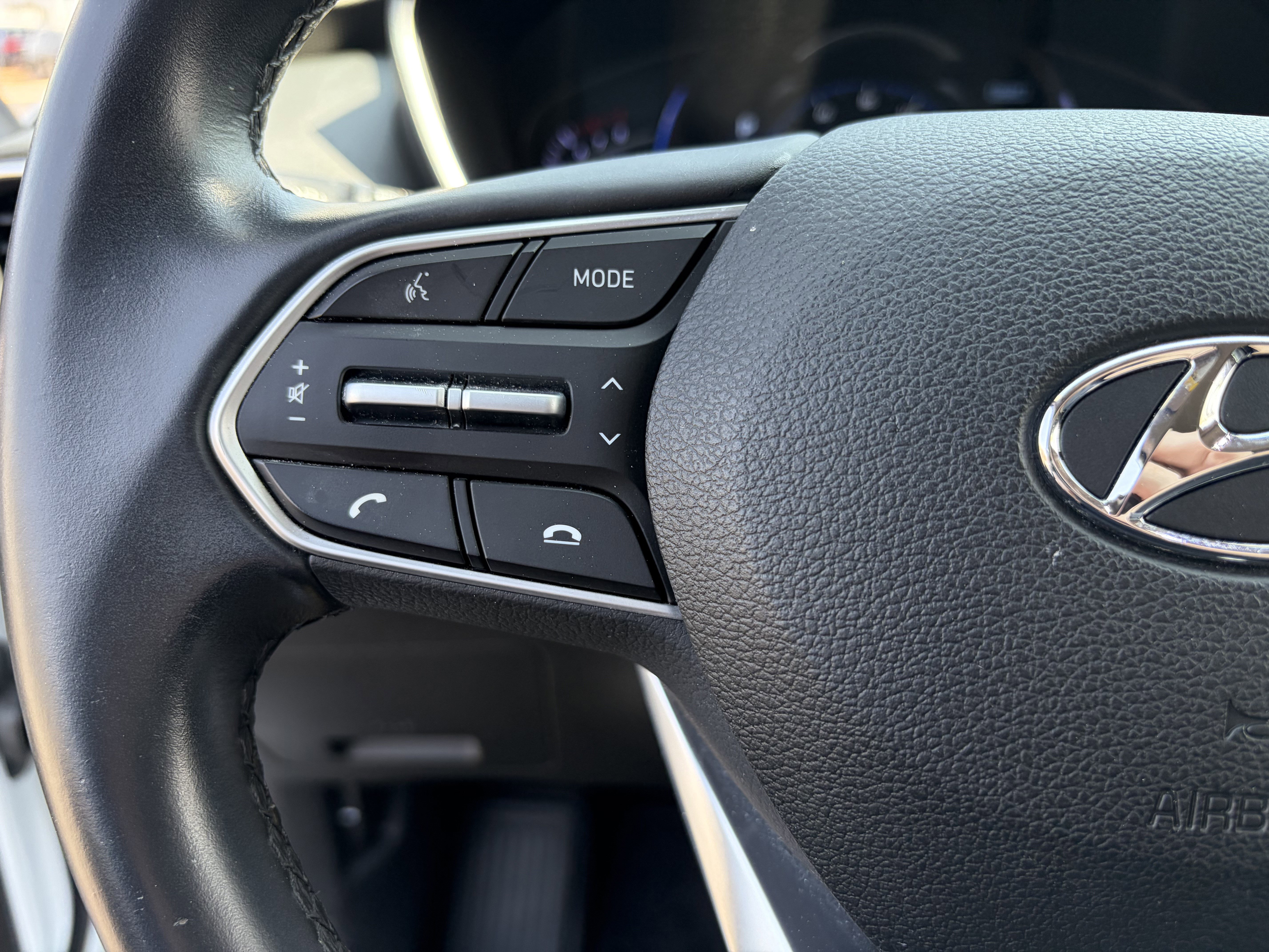 Used 2019 Hyundai Santa Fe Limited FWD image 13