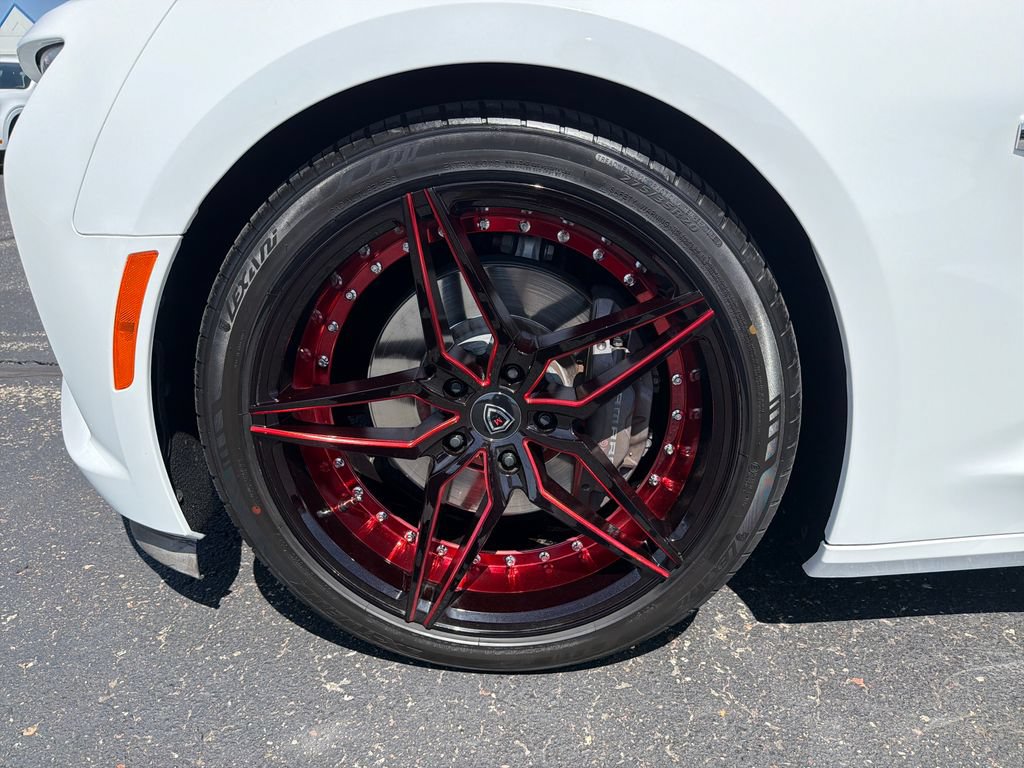 Used 2018 Chevrolet Camaro SS RWD image 27
