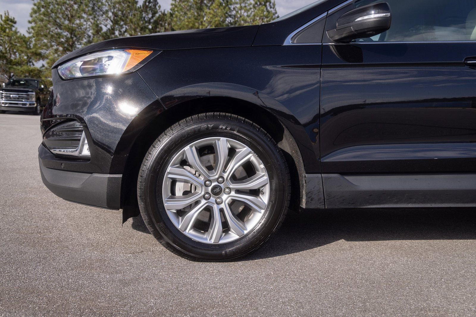 Used 2024 Ford Edge Titanium AWD/4WD image 4