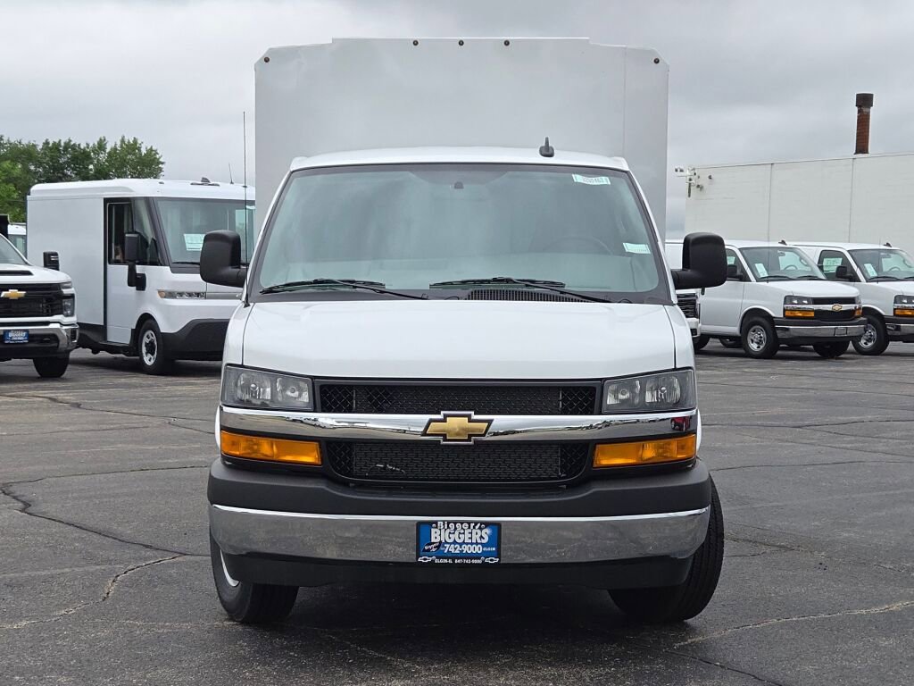 New 2025 Chevrolet Express 3500 w/ Power Convenience Package image 4