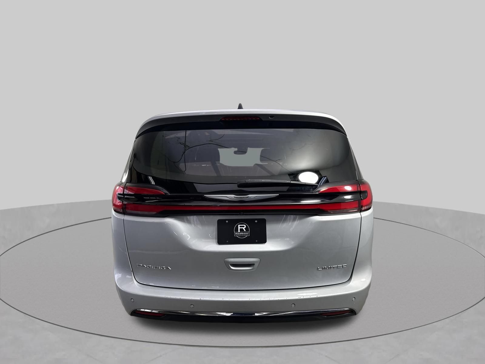 Used 2023 Chrysler Pacifica Limited FWD image 33