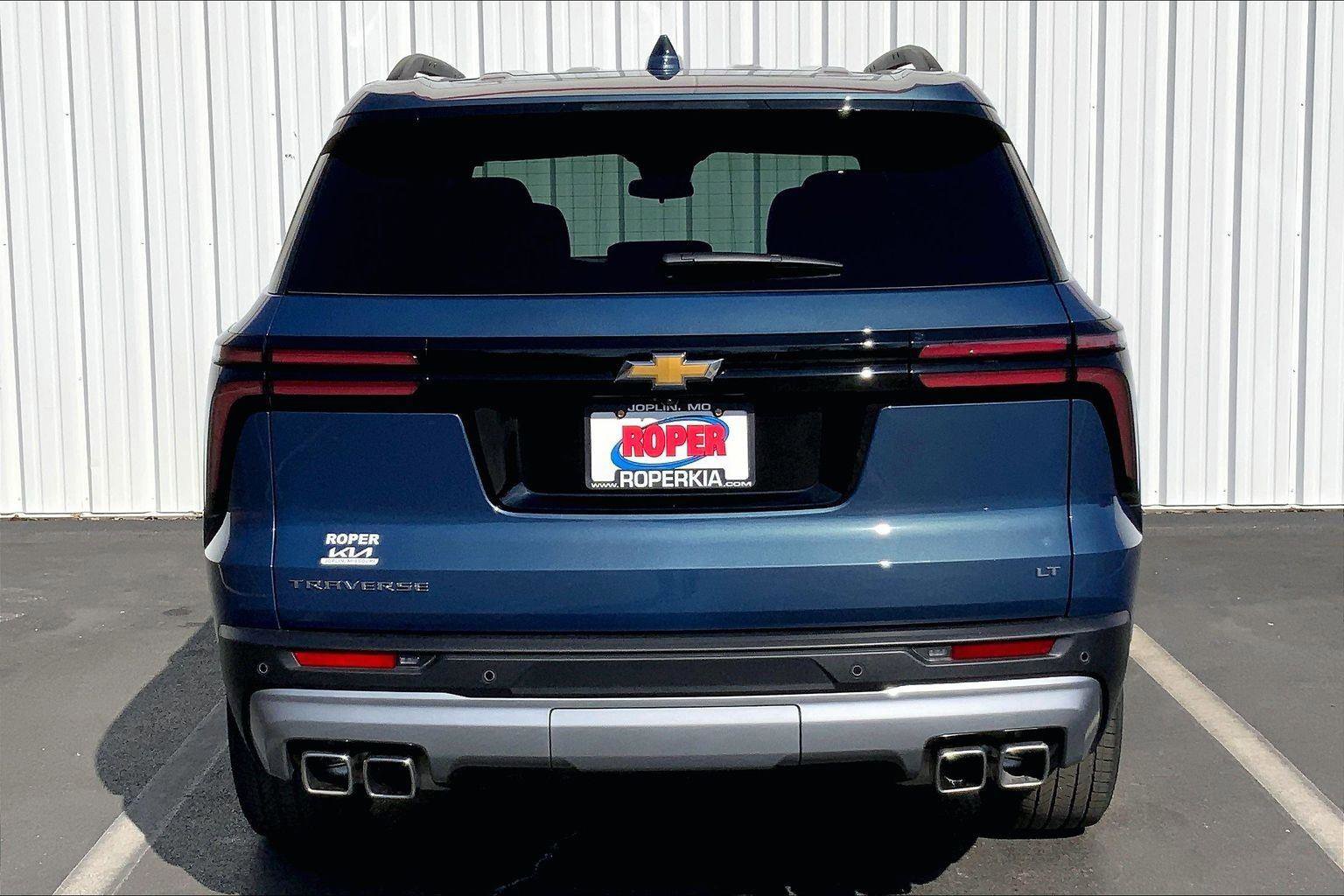 Used 2024 Chevrolet Traverse LT w/ Enhanced Driving Package image 4