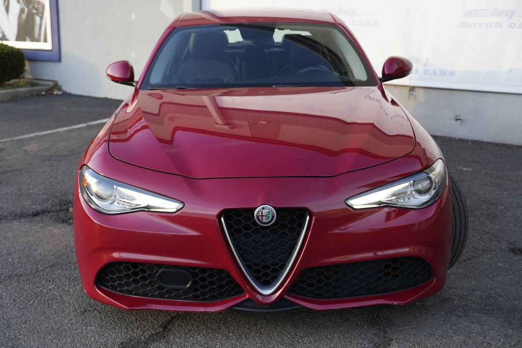 Used 2018 Alfa Romeo Giulia image 5