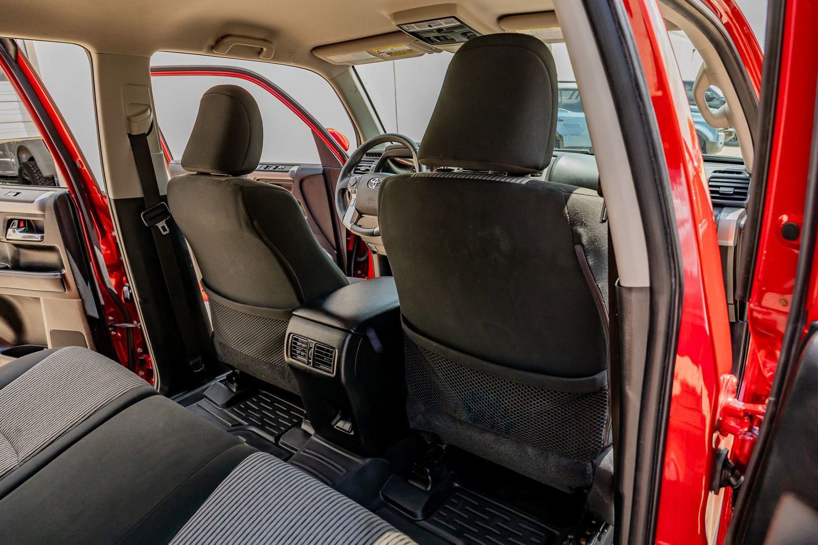 Used 2022 Toyota 4Runner SR5 AWD/4WD image 31