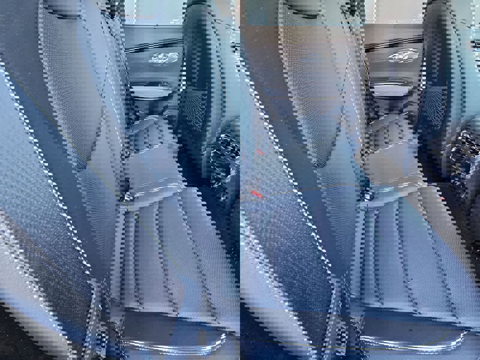 Used 2022 Genesis GV70 2.5T w/ Advanced Package AWD/4WD image 16