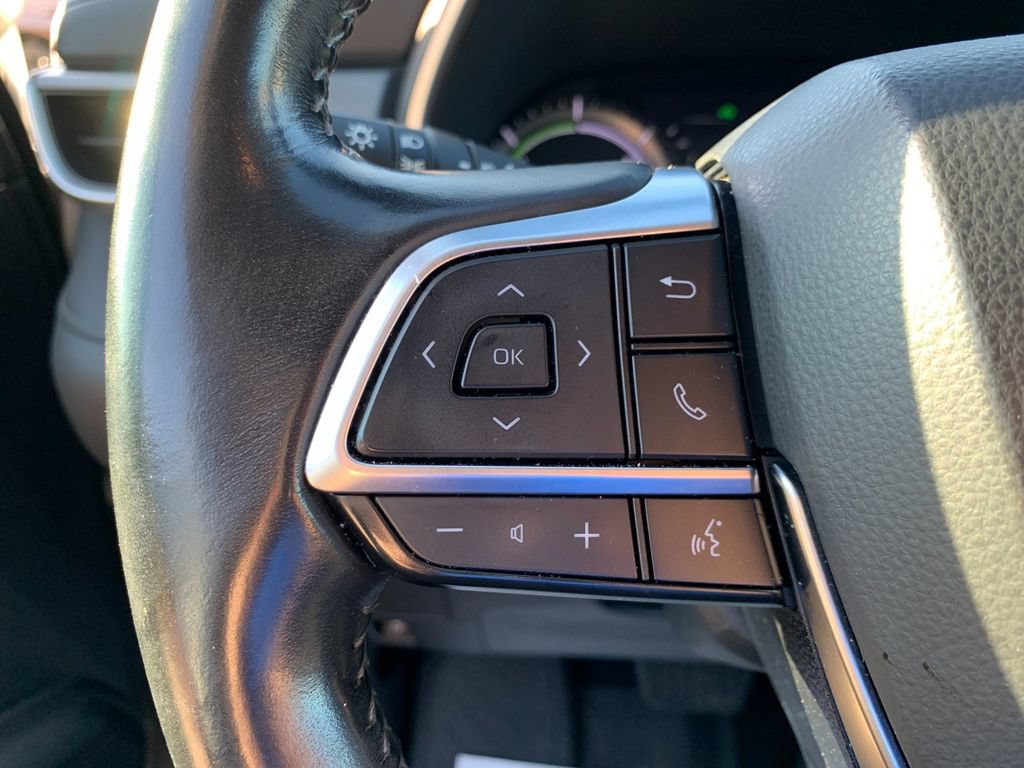 Used 2021 Toyota Highlander XLE AWD/4WD image 28