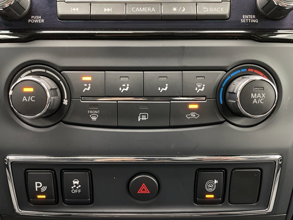 Used 2024 Nissan Titan SV image 34