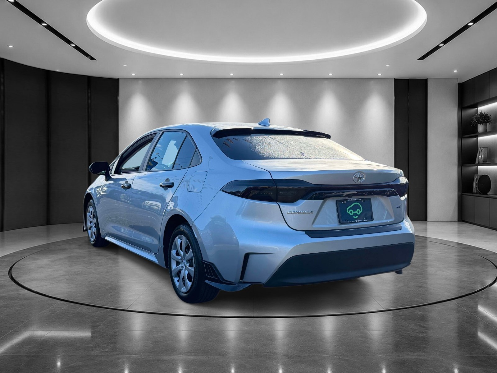 Used 2023 Toyota Corolla LE w/ Carpet Mat Package (TMS) FWD image 4
