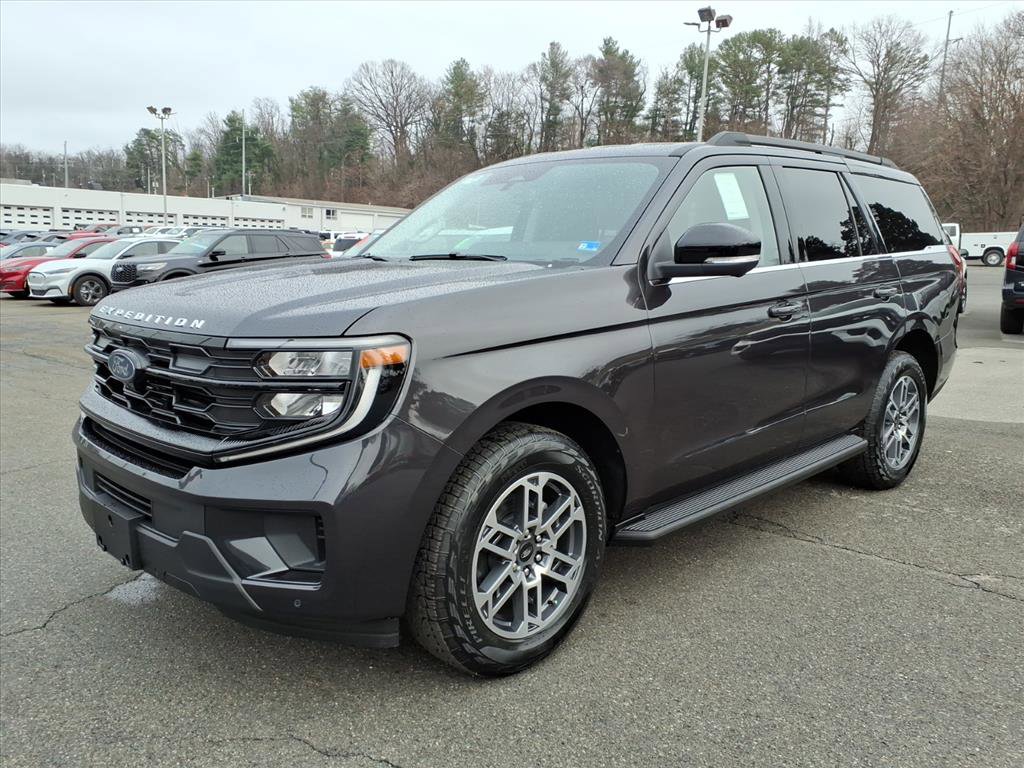 New 2026 Ford Expedition Active image 8
