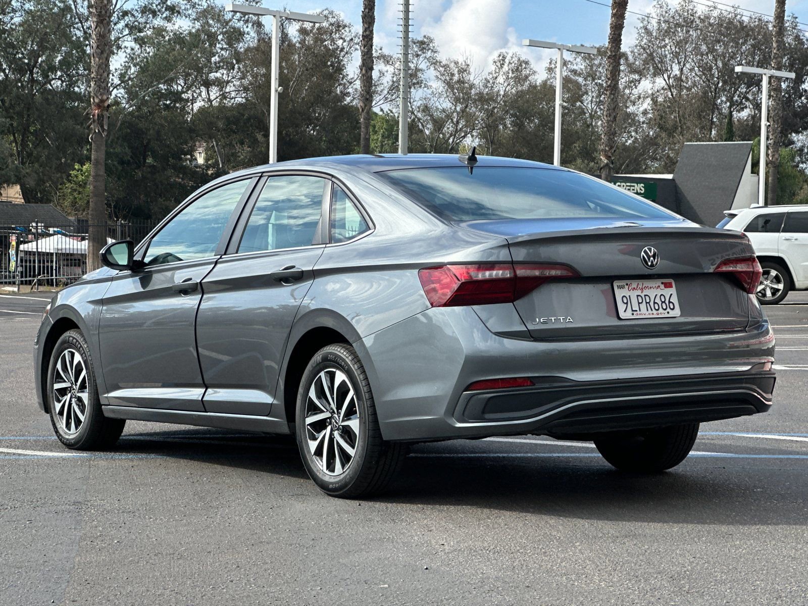 Used 2024 Volkswagen Jetta S image 3