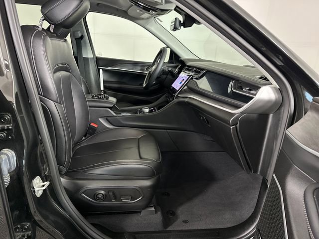 Used 2023 Jeep Grand Cherokee 30th Anniversary image 29