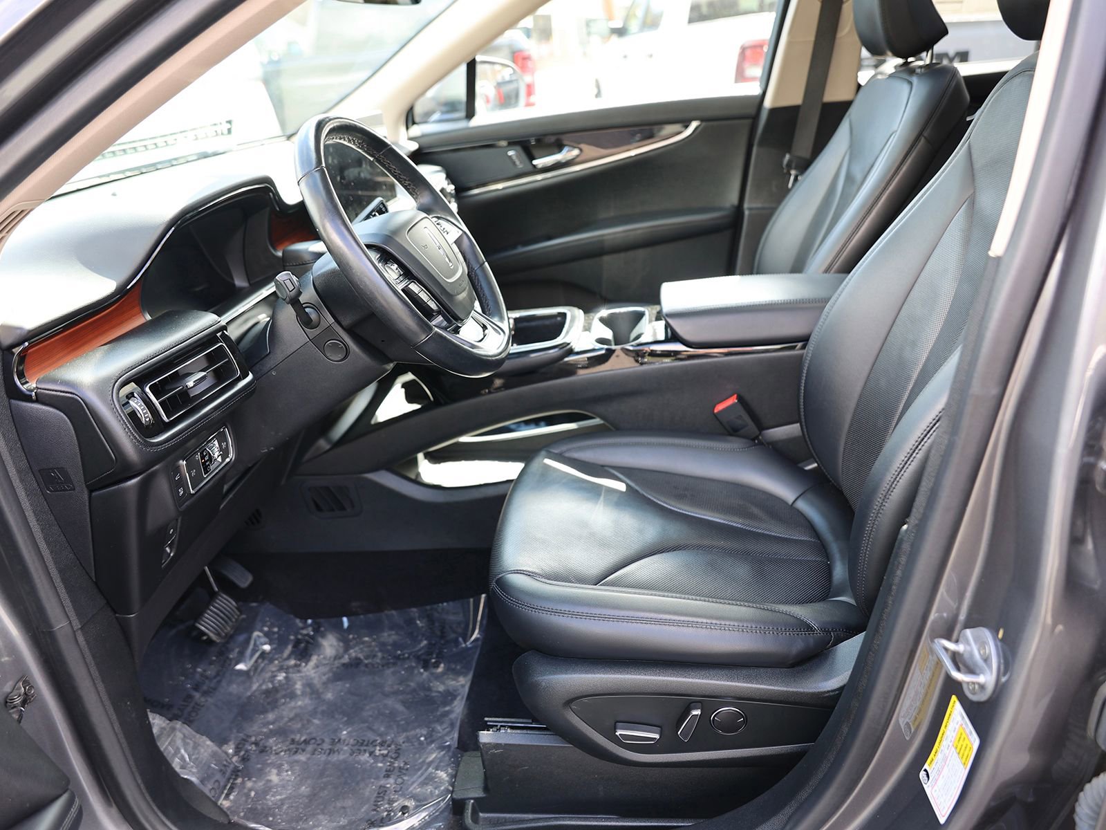 Used 2022 Lincoln Nautilus Reserve image 17