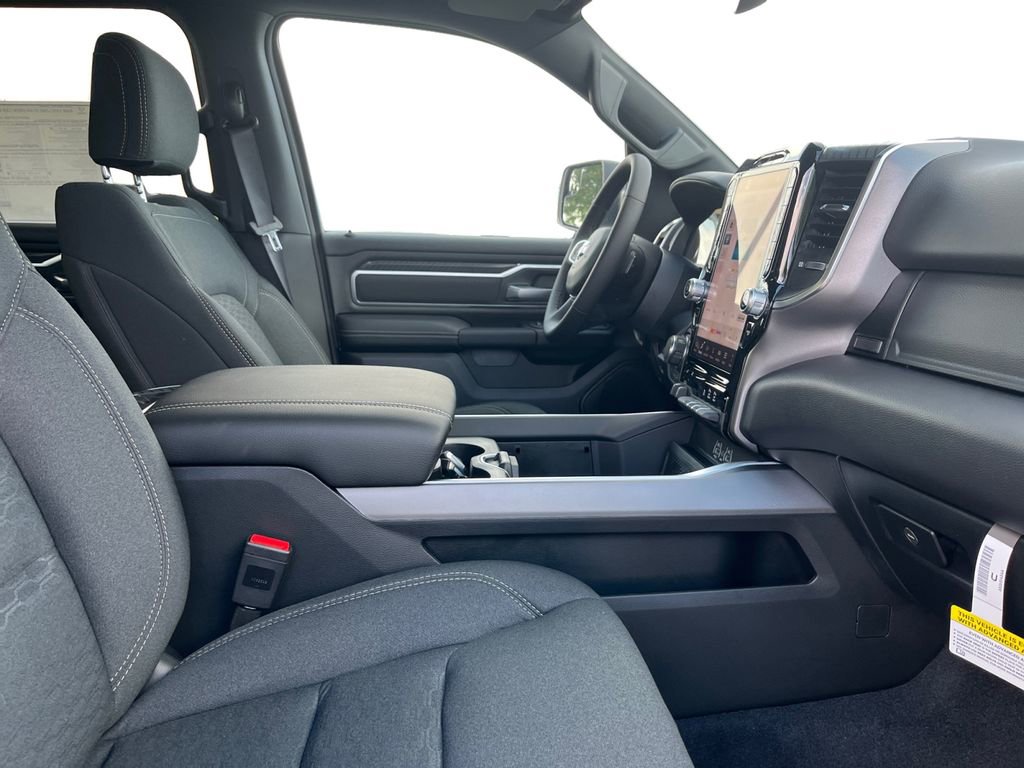 New 2026 RAM 1500 4x4 Crew Cab image 24