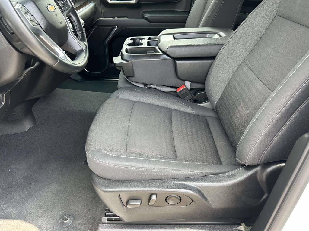 Used 2025 Chevrolet Silverado 1500 LT AWD/4WD image 15