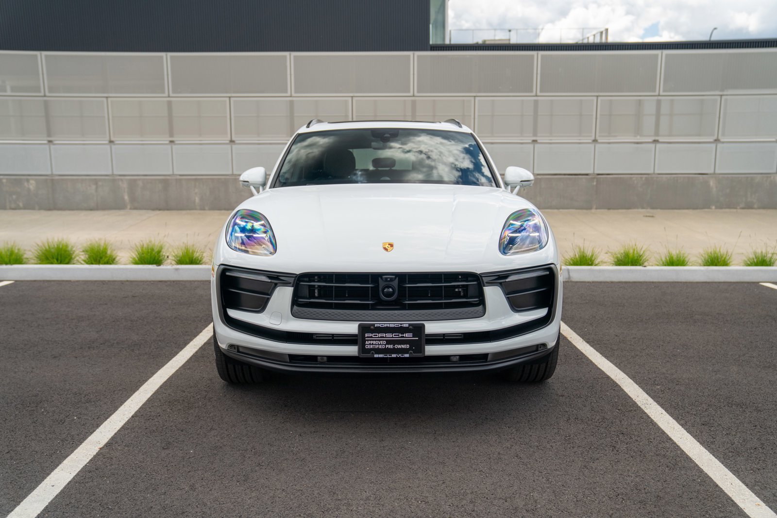 Certified 2026 Porsche Macan AWD/4WD image 6