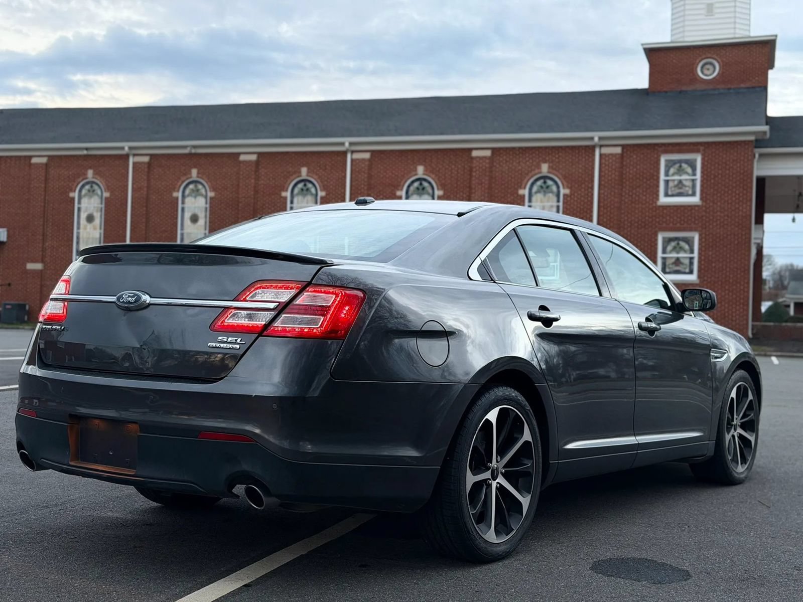 Used 2016 Ford Taurus SEL w/ Equipment Group 201A FWD image 7
