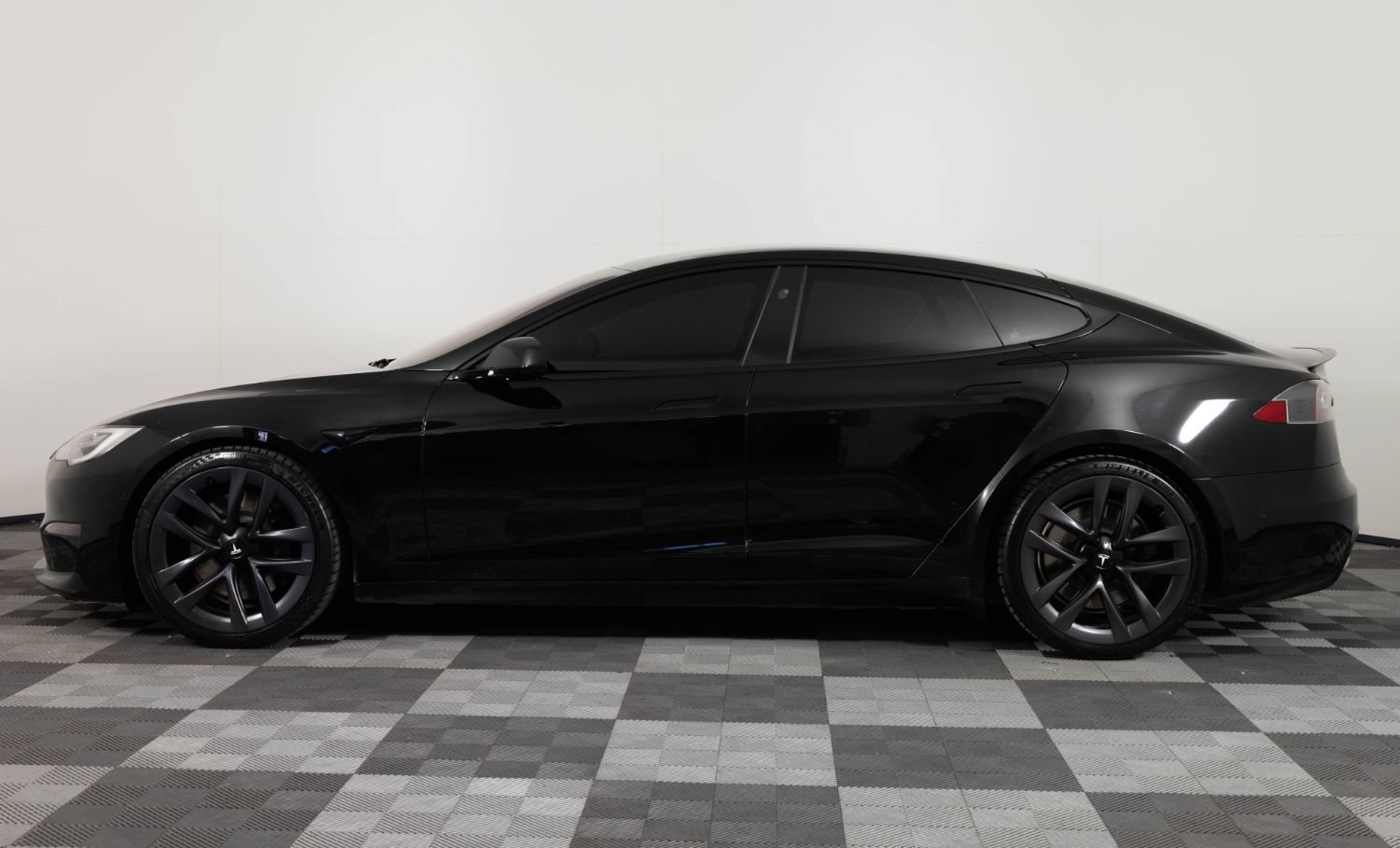 Used 2021 Tesla Model S Plaid AWD/4WD image 3