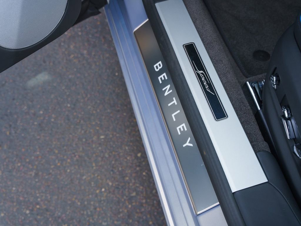 Used 2025 Bentley Flying Spur Plug-In Hybrid AWD/4WD image 10