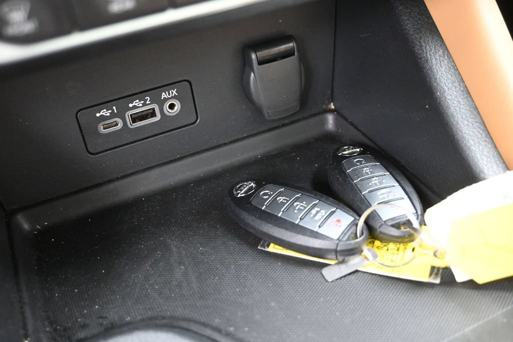Used 2023 Nissan Sentra SV w/ SV Premium Package FWD image 13