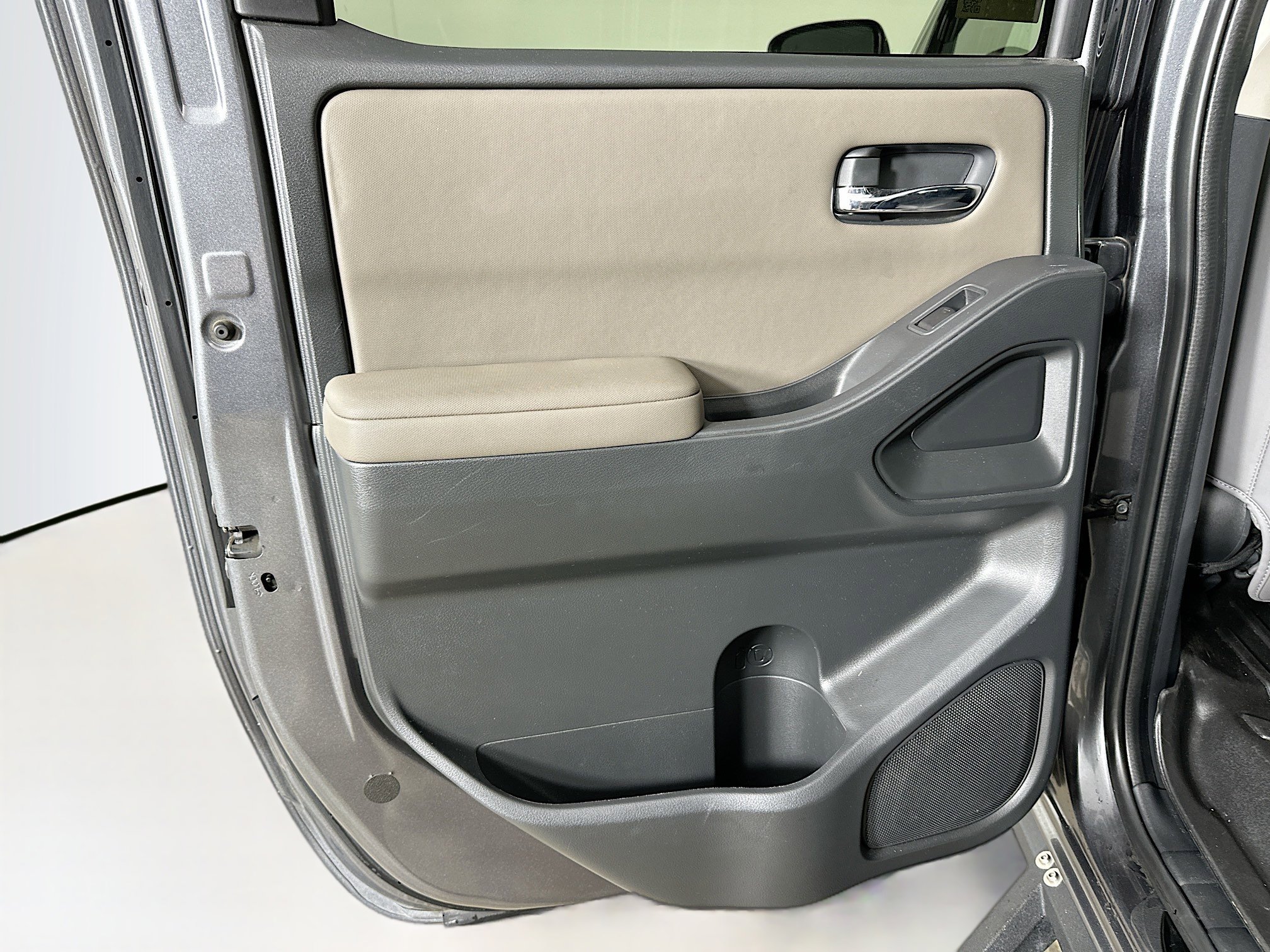 Used 2022 Nissan Frontier SV w/ Technology Package image 25