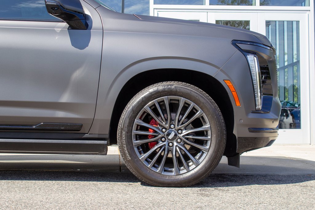 Used 2025 Cadillac Escalade ESV Sport Platinum image 5