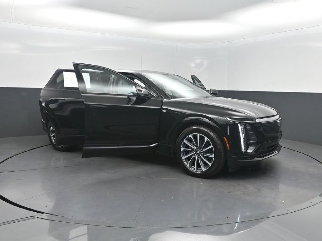 Used 2024 Cadillac Lyriq Sport AWD/4WD image 36