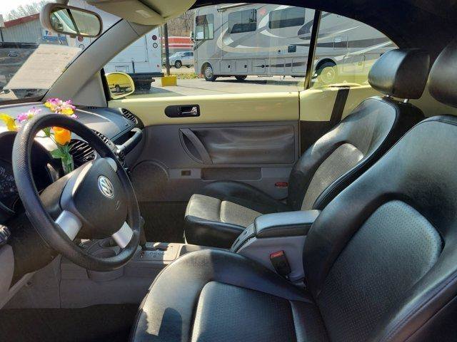 Used 2004 Volkswagen Beetle GLS FWD image 16