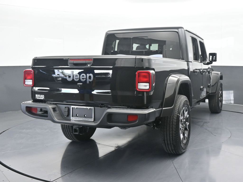 Used 2024 Jeep Gladiator Sport w/ Premium Package image 5