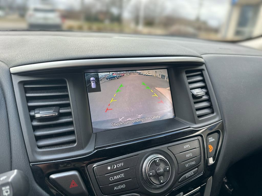 Used 2018 Nissan Pathfinder SV image 21