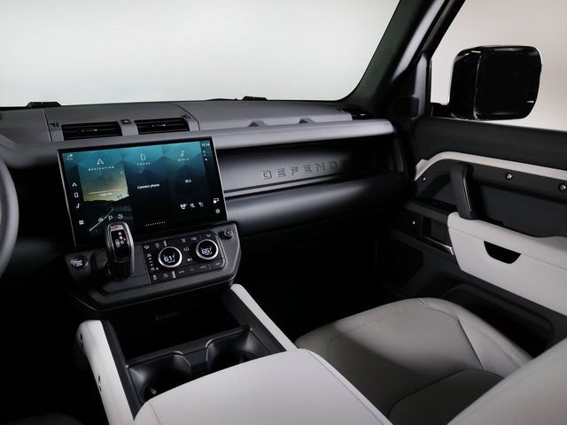 New 2026 Land Rover Defender 110 X-Dynamic SE AWD/4WD image 13