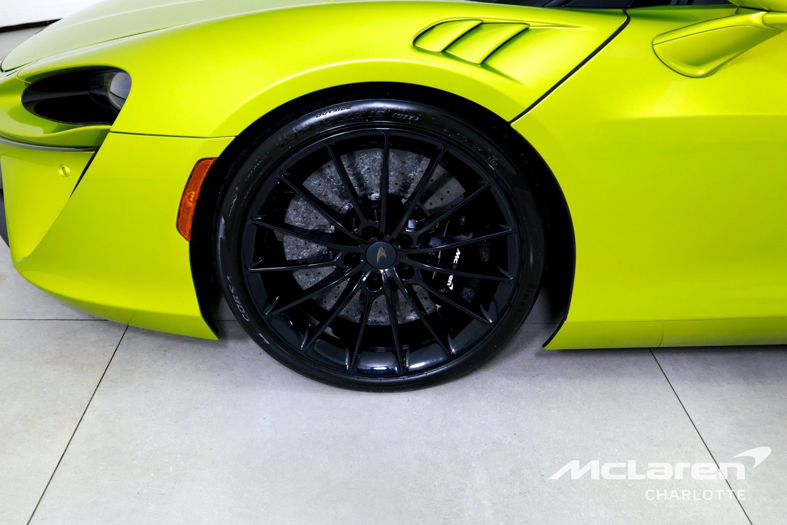 Used 2025 McLaren Artura Spider RWD image 25