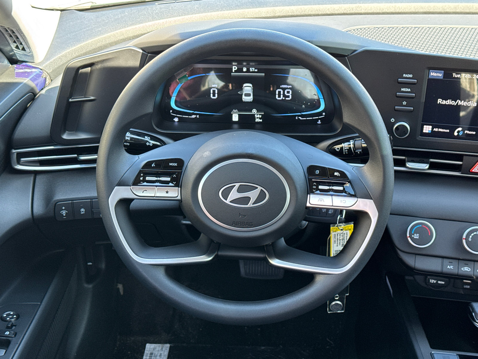 New 2026 Hyundai Elantra SE FWD image 24
