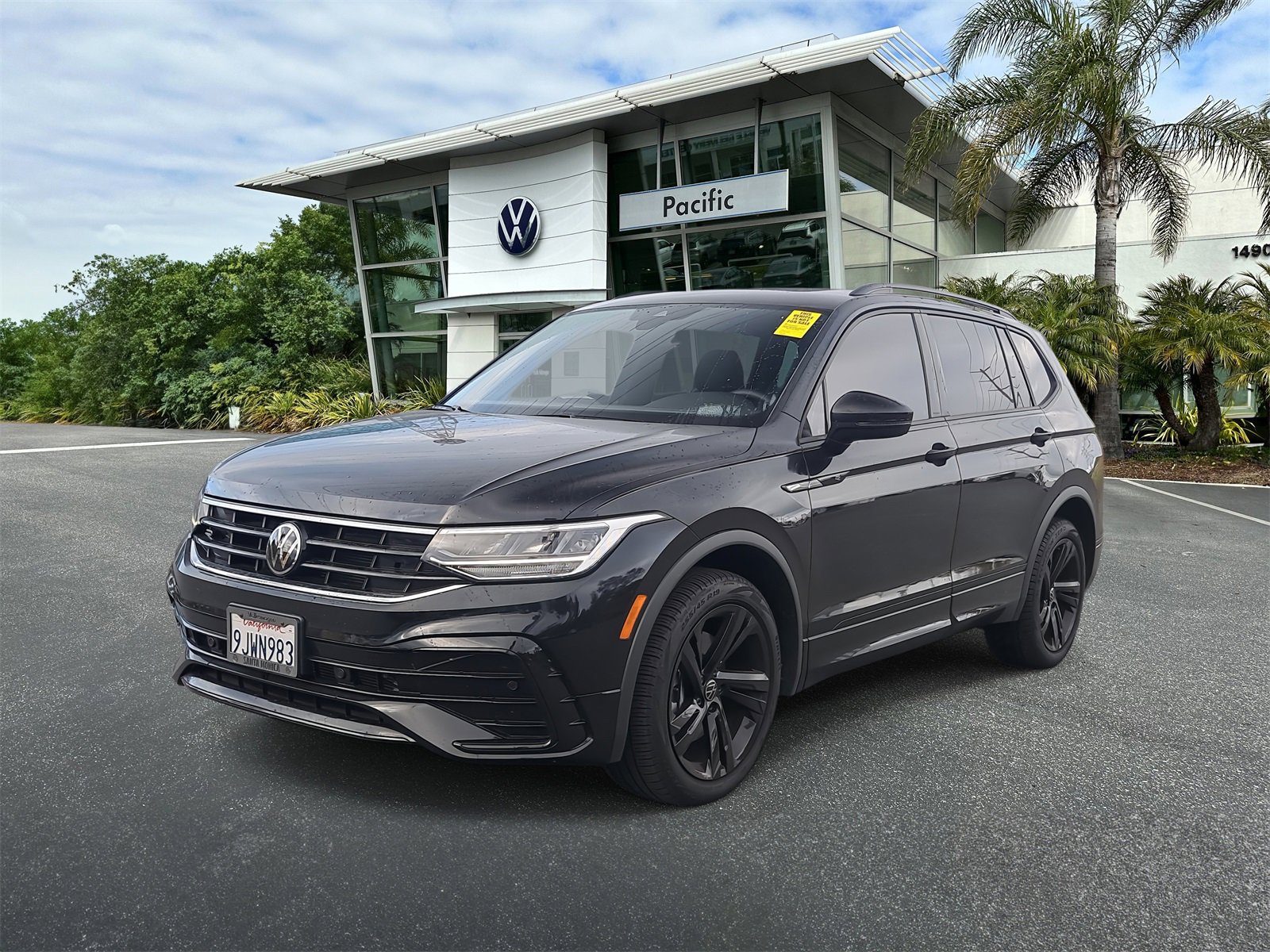 Used 2023 Volkswagen Tiguan SE R-Line