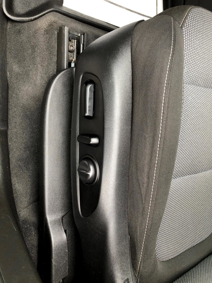 Used 2020 Chevrolet Traverse LT image 17