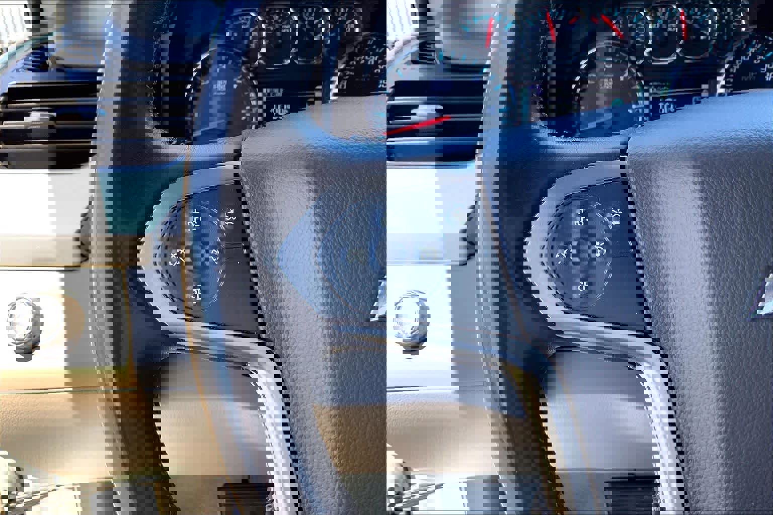 Used 2015 Chevrolet Tahoe LT RWD image 21