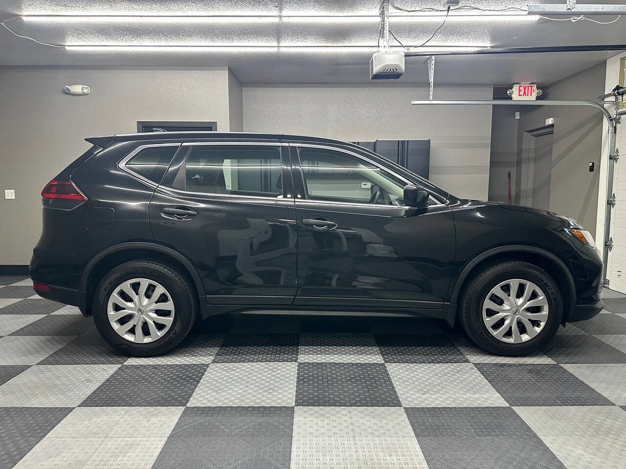 Used 2018 Nissan Rogue S image 8