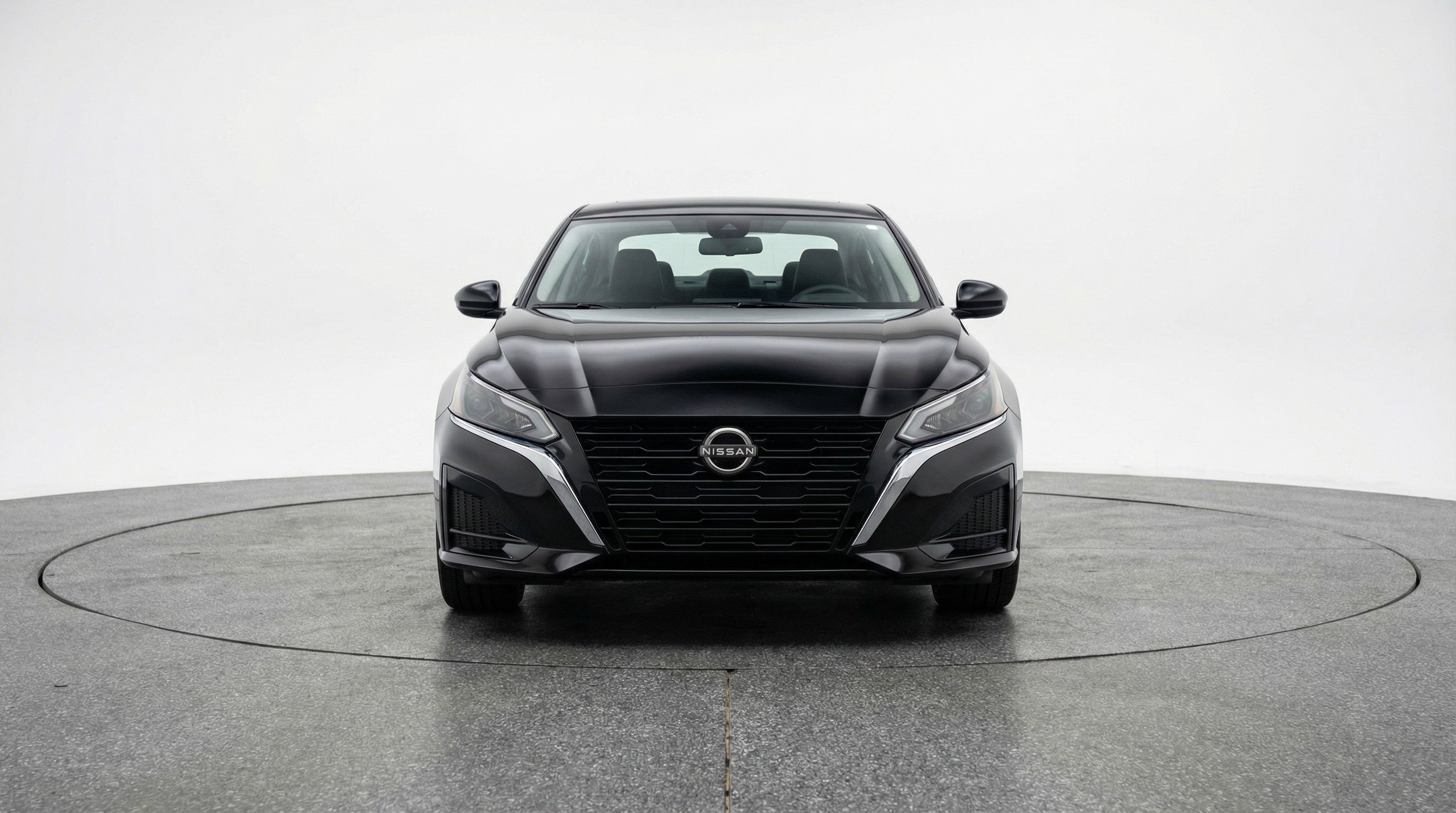 Used 2025 Nissan Altima 2.5 SV image 2