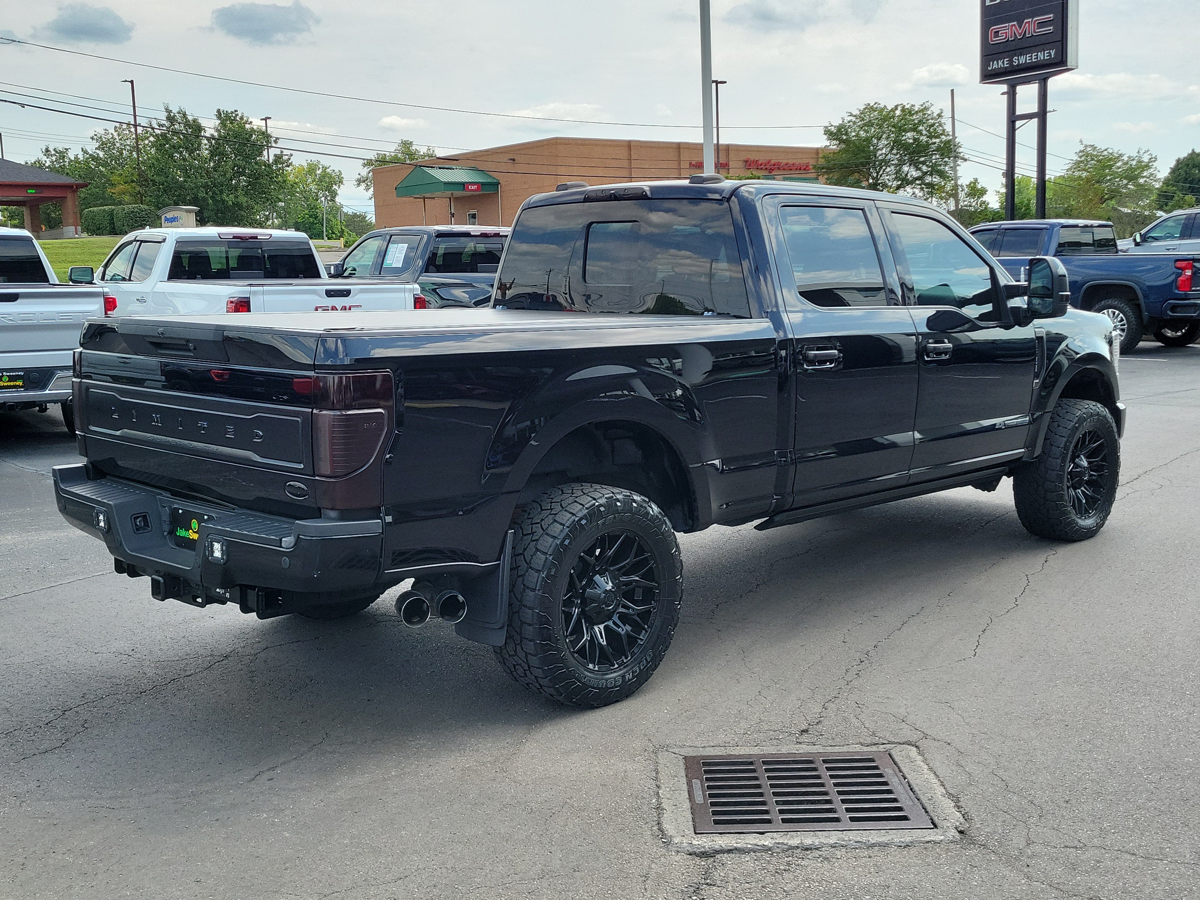 Used 2022 Ford F250 Limited AWD/4WD image 4